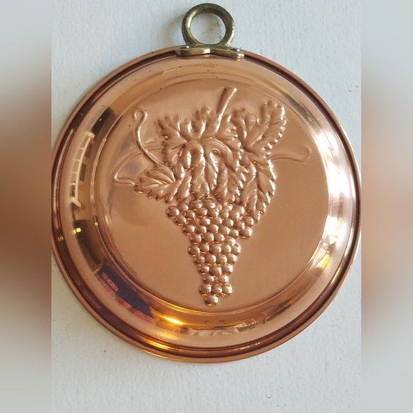 Vintage Mold Round Solid Copper Hanging Kitchen Decor Grape Korea - Picture 2 of 8